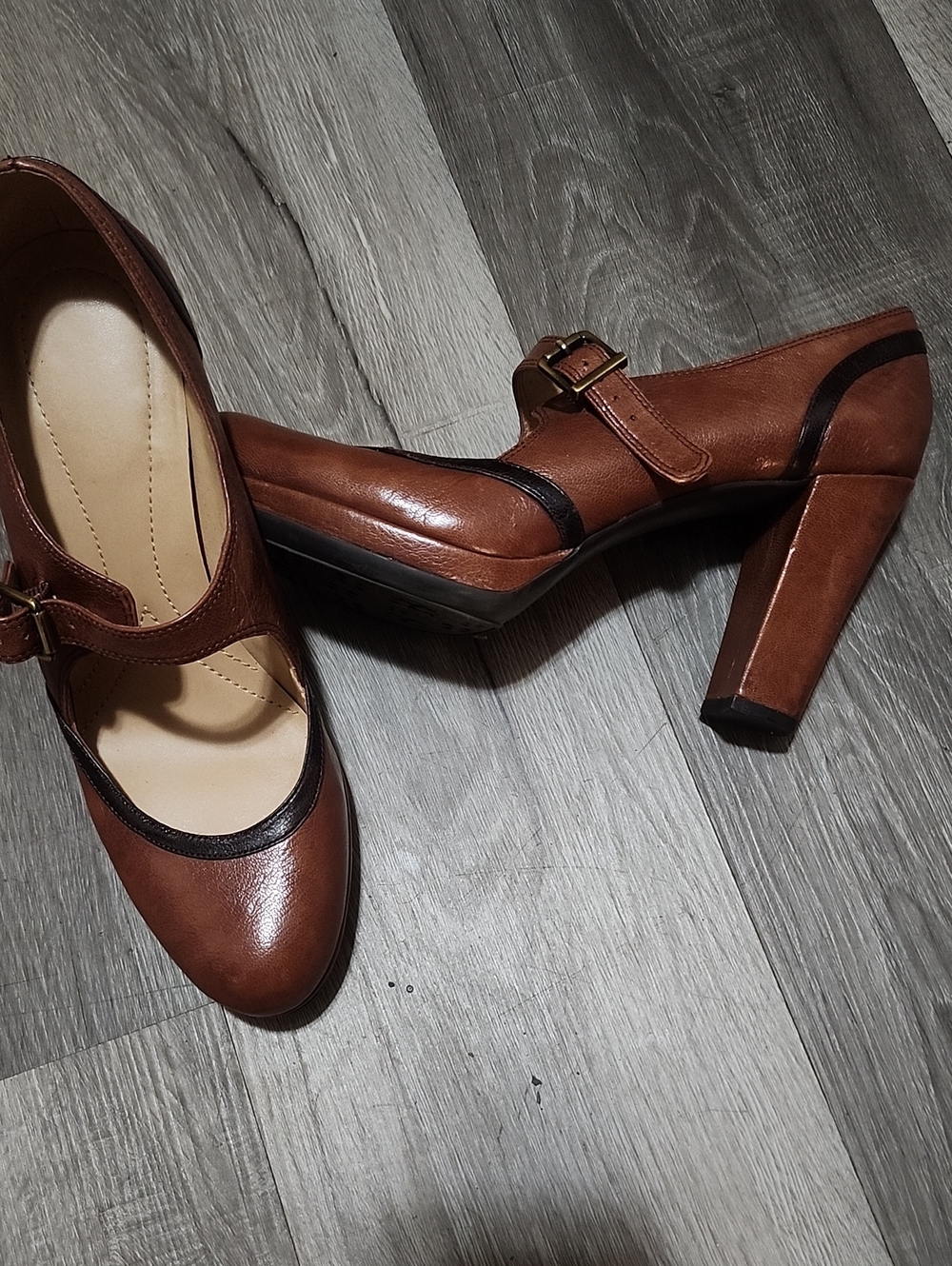 Naturalizer Brown Mary Jane Block Heel Pumps with Black Trim
